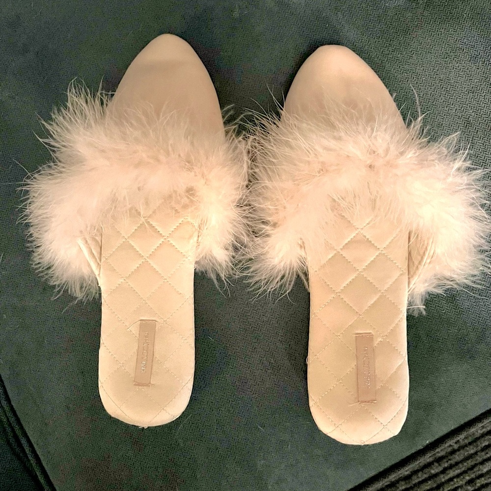 Luxe Feather Slippers - Size 8, Pink